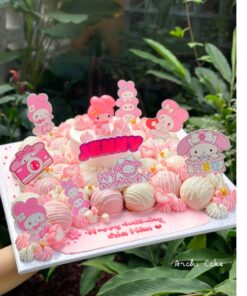 Bánh kem bé gái trang trí nhiều chi tiết – Set bánh sinh nhật độc đáo