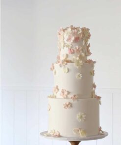 Bánh Cưới Tầng Hoa Kem Hàn Quốc - Thiết Kế Thanh Lịch 2–3 Tầng - C01