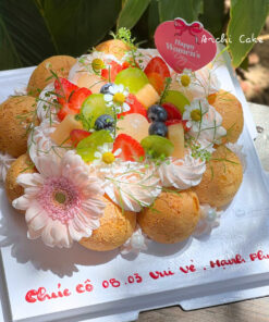 Bánh sinh nhật su kem cho nữ trang trí trái cây tươi dâu tây, nho, cherry – set bánh su kem sinh nhật đẹp mắt từ Archi Cake Phan Thiết.