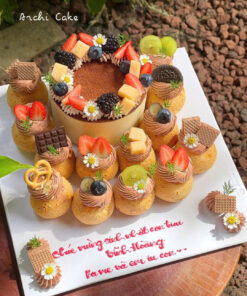 Bánh sinh nhật mix su kem trái cây tươi với dâu tây, cherry, nho, dưa lưới, hạnh nhân kết hợp bánh sinh nhật lớn mix su kem – đa dạng hương vị, đẹp mắt tại archi cake