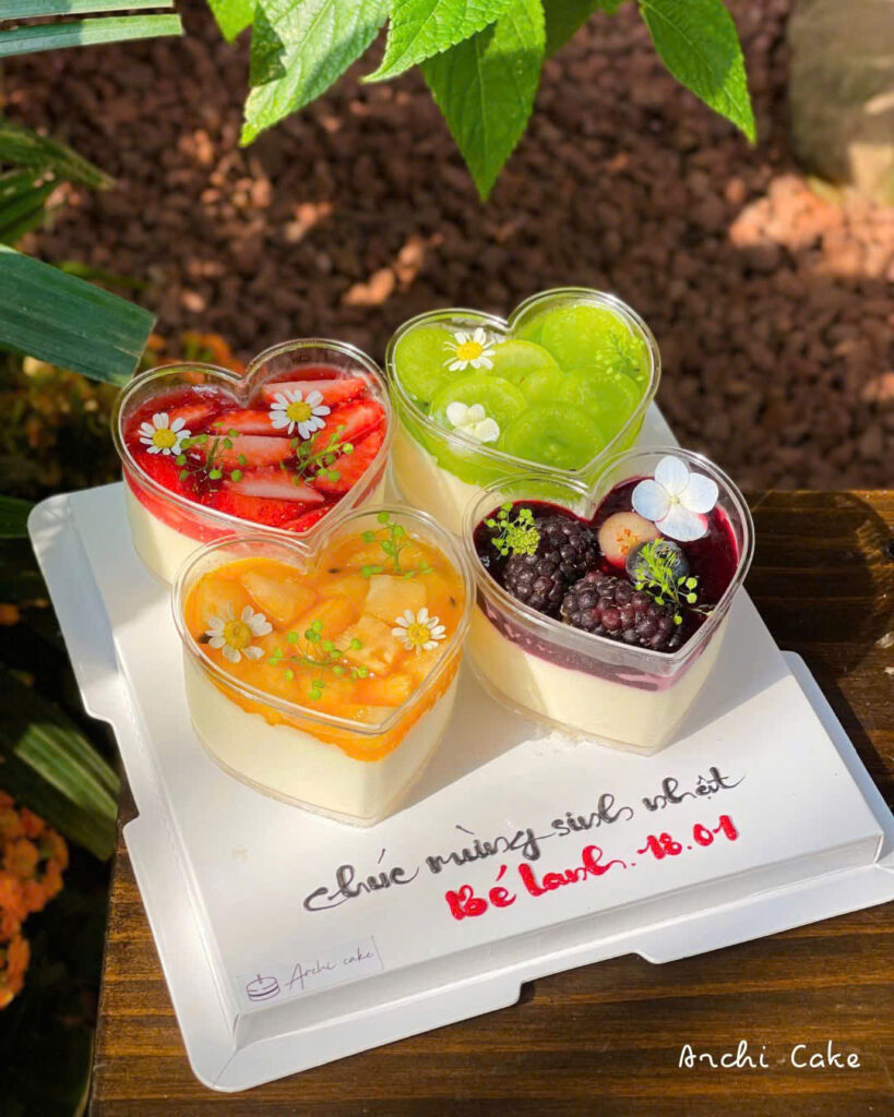 Bánh sinh nhật panna cotta mềm tan, ngọt dịu, không gây ngấy tại Archi Cake